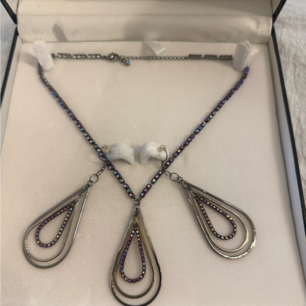 Sophisticated Silver and Purple Teardrop Necklace